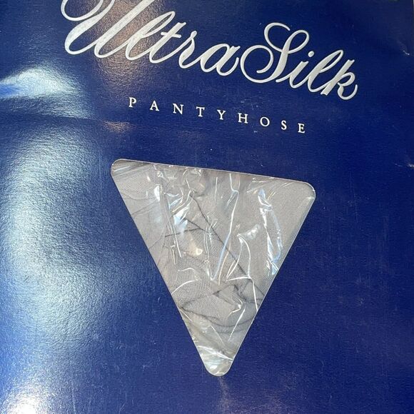 Hanes Ultra Silk Gray Mist Control Top Pantyhose Sandalfoot AB Hosiery Stockings - Picture 4 of 8